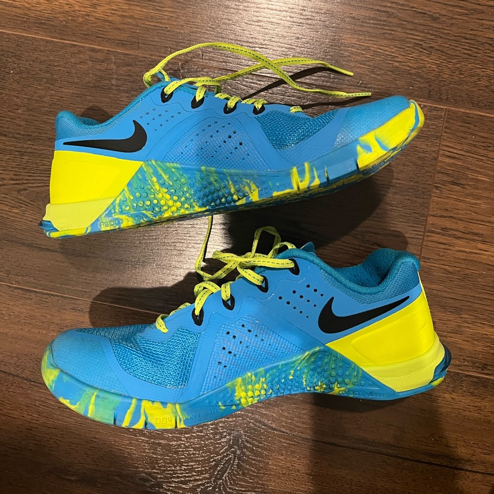 Women’s Nike metcons